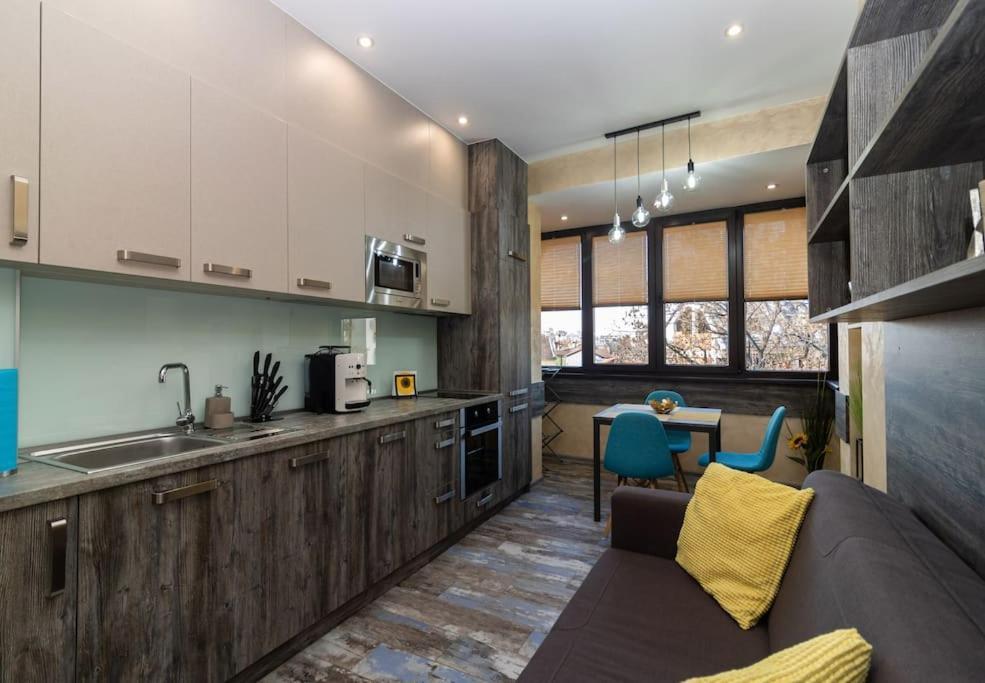 Unique 1 Bedroom Flat Apartment *